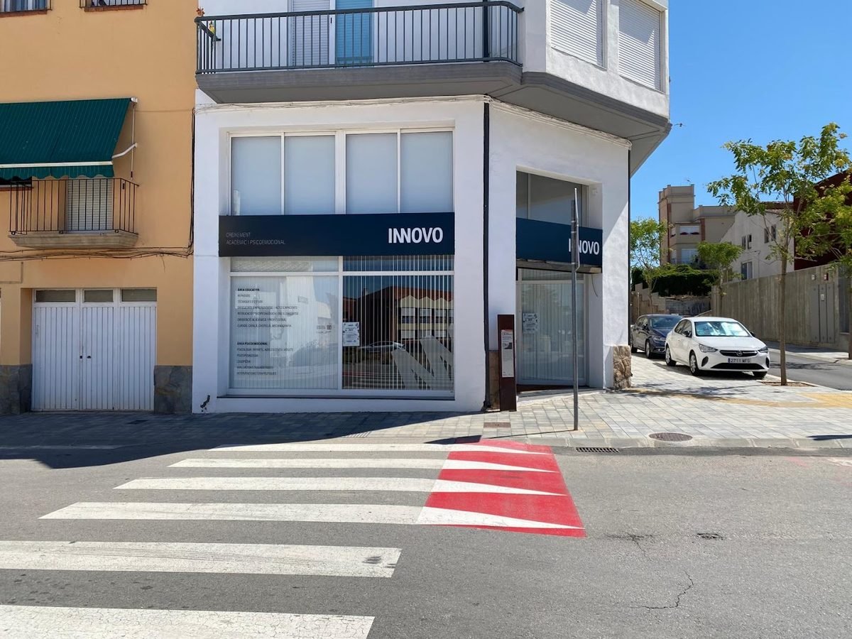 Façana del centre INNOVO al Raval del Carme de Les Borges Blanques