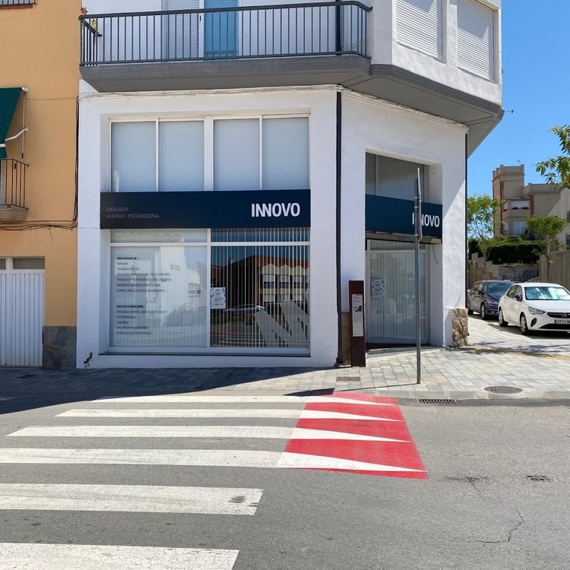 Façana del centre INNOVO al Raval del Carme